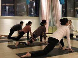 -静待花开瑜伽尊巴会馆