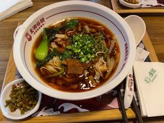 -呷佬·长沙手工米粉(金沙江路店)