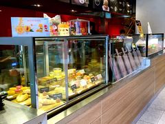 面包甜点陈列柜-麦当劳(新王府井店)