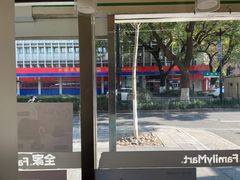 -全家便利店(杭州龙翔桥地铁站店)