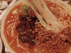 -粉八·云南米线·建水烧烤(常熟路店)