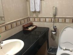 -吾遇酒店(深圳火车站罗湖口岸店)