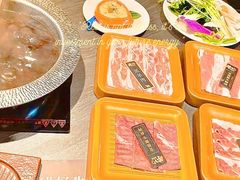 -牛YO寿喜烧·铁板烧和牛火锅自助(市府恒隆店)