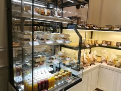 面包甜点陈列柜-红房子西菜馆(淮海中路店)