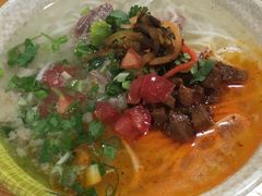 -巍山𤆵肉饵丝