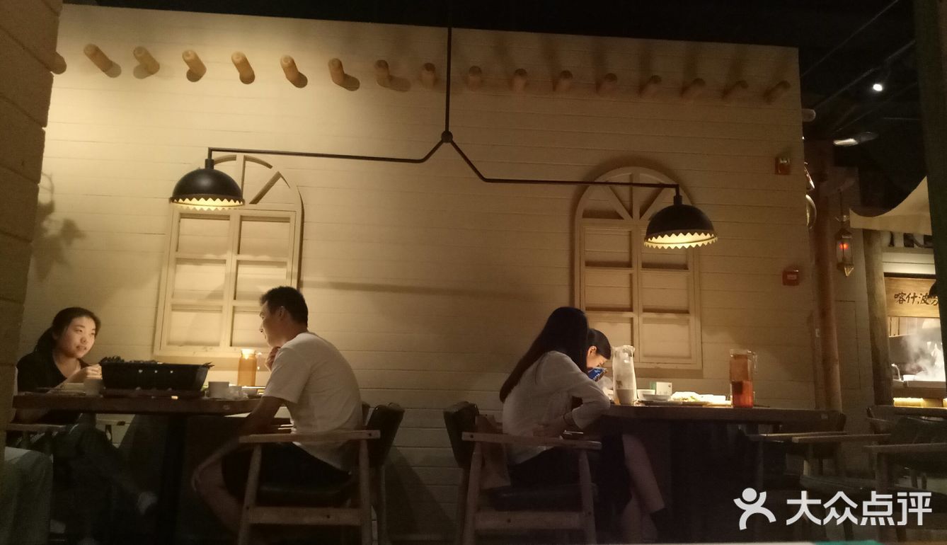 他们家羊肉串好吃的，但是我忘拍了