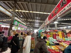 -上海龙吴水胜海发市场