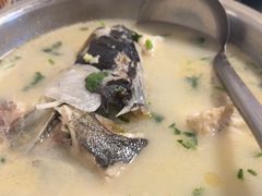 -雪湖煜辰鱼头老店(雪野湖店)