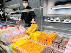 -好利来(上海虹桥新天地Lab主题店)