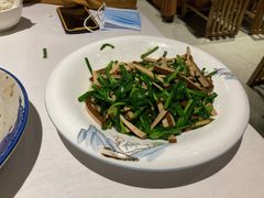 韭菜炒酱干-鄱阳湖·江西小炒·瓦罐煨汤(五道口店)