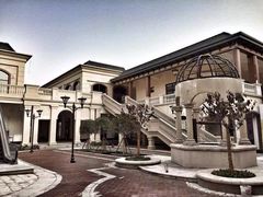 -王府井奥莱临潼小镇(临潼店)