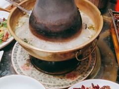 -石磨豆花家常菜·牦牛排土火锅