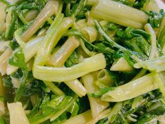 -吴越荣记苏州菜·松鼠桂鱼100%活鱼现做(斜塘老街店)