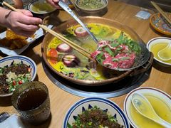 -洱火云南酸菜牛肉火锅(石景山当代商城店)