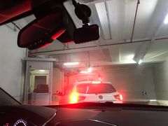 -新世界新丸中心-地下停车场