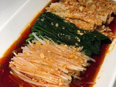 菠菜豆芽拌面筋-西域阿里马新疆菜·清真(桂花路店)