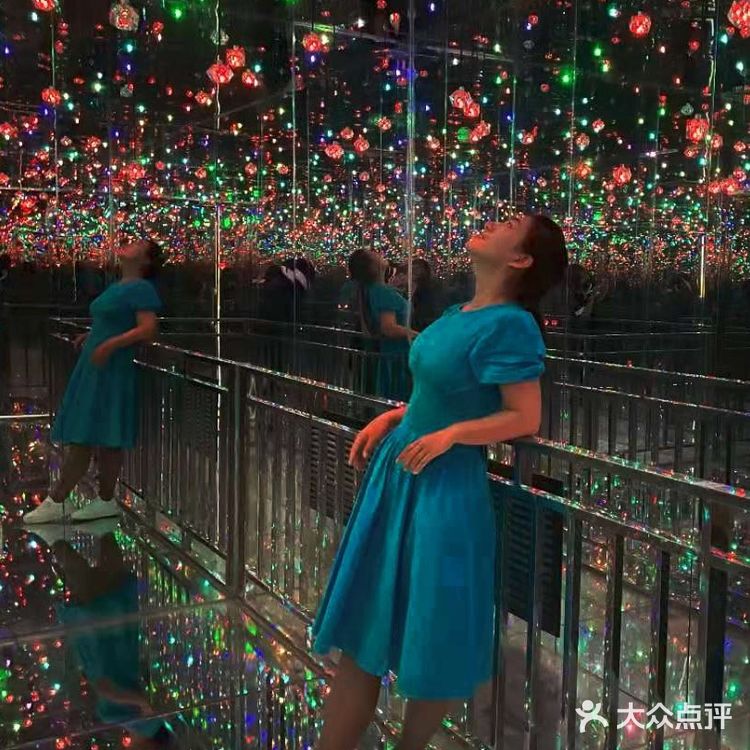 梵高星空艺术馆也太浪漫了吧！