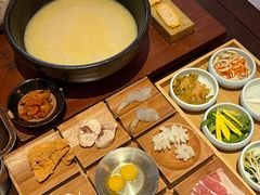 -银米·云南传统过桥米线(双廊黑金冠店)
