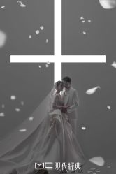 -现代经典婚纱摄影