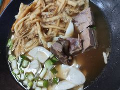 牛肉拉面撒子双拼-胡同彭家老铺 新疆拉面