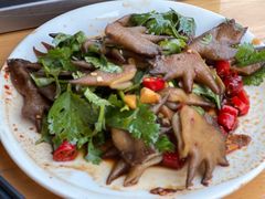 -宏兴烤鱼山庄(宣恩总店)