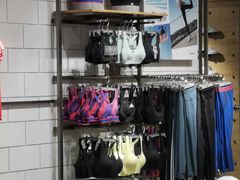 -阿迪达斯(武林银泰三叶草店)