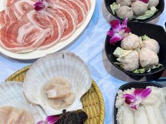 -鲜入围煮花胶鸡海鲜火锅