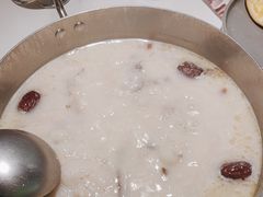 -洪氏嗨捞·广东猪肚鸡·椰子鸡火锅(西咸万象城店)