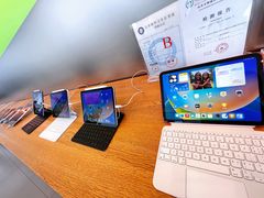 -Apple零售店(华贸购物中心店)