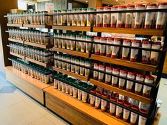 面包甜点陈列柜-星巴克臻选(成都宽窄巷子店)