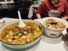 -江城小馆陕南妈妈菜·全球旅行餐厅(钟楼店)