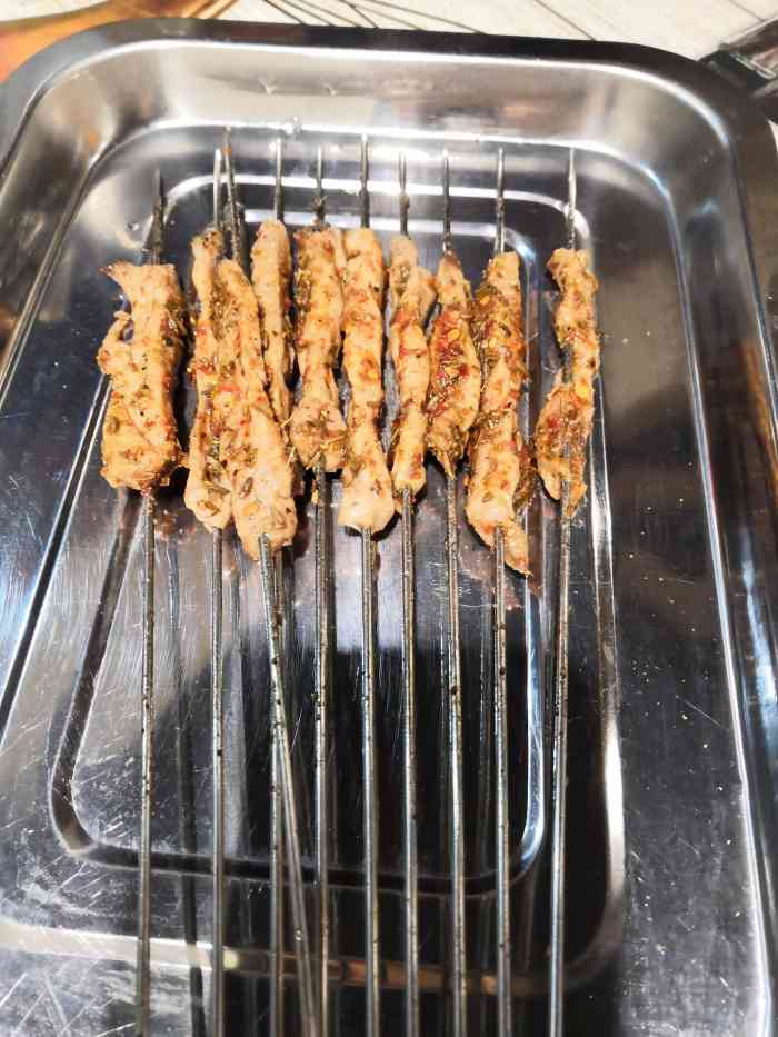 阿亮烧烤-"跟媳妇一起来的,菜量,肉串都很大,味道也."-大众点评移动版