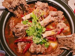 -沪小胖小龙虾(淮海中路旗舰店)