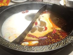 鸳鸯锅底-七秒鱼·斑鱼火锅(太阳城店)