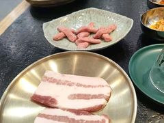 -臻牛烤肉