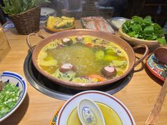 -洱火云南酸菜牛肉火锅(石景山当代商城店)