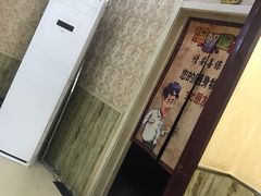 -扒虾小妹儿麻辣海鲜(宏图街店)