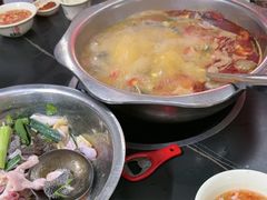 -周良天山牛杂城(天山路总店)