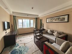 -广东大厦酒店(广州北京路步行街纪念堂地铁站店)