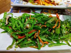 五彩花菇荷兰豆-云海肴·汽锅鸡·云南菜(美罗城店)