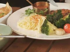 -静香HOUSE·全时段融合餐厅(七星欢乐颂店)