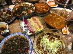 -临界音乐酒馆·小龙虾·江湖菜(华熙LIVE·鱼洞店)