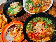 -爆炸头阿姨小四川正宗川味小吃(无任何分店)