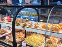 面包甜点陈列柜-皇家美孚·蛋糕外送(东部佳世客店)