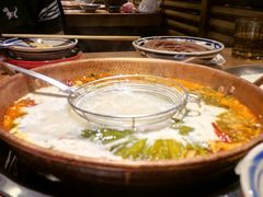 -洱火云南酸菜牛肉火锅(石景山当代商城店)