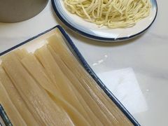 -乳仔牛牦牛汤锅 烤羊排(松潘古城店)