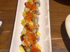 三文鱼牛油果卷-白石的深夜食堂(济南万象城店)