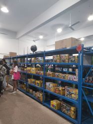 -逝水玩具折扣店