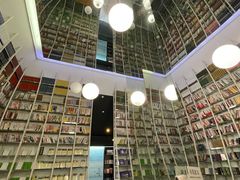 -钟书阁(松江泰晤士小镇店)