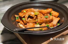 Baojiang Tofu in Clay Pot